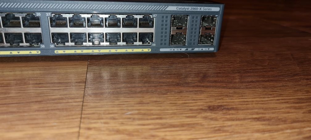 Switch Cisco WS-C2960X-48LPS-L V06