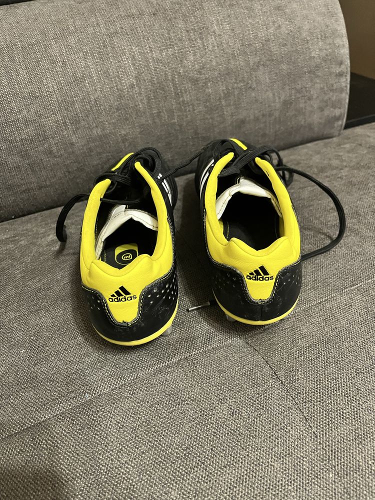 Vand Adidas 11 pro profesionale marimea 41 1/3 in conditi foarte bune