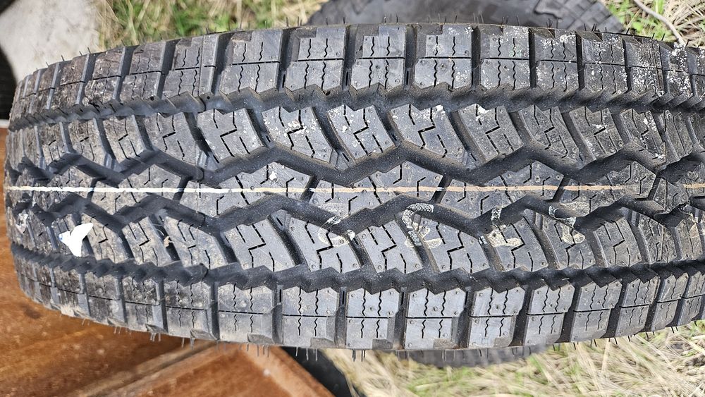 2бр гуми 205 16С 205 80 16 фалкен falken