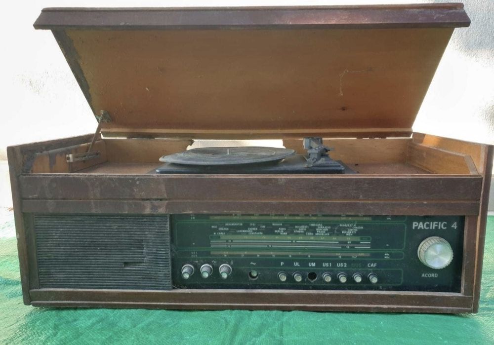 Radio Pacific4 model RST7-78,fabricat la Electronica;București in 1975