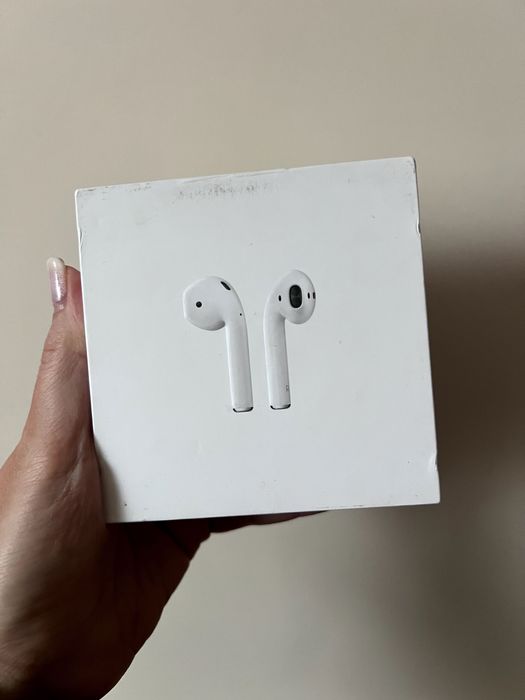 Apple AirPods (2 поколение) оригинал