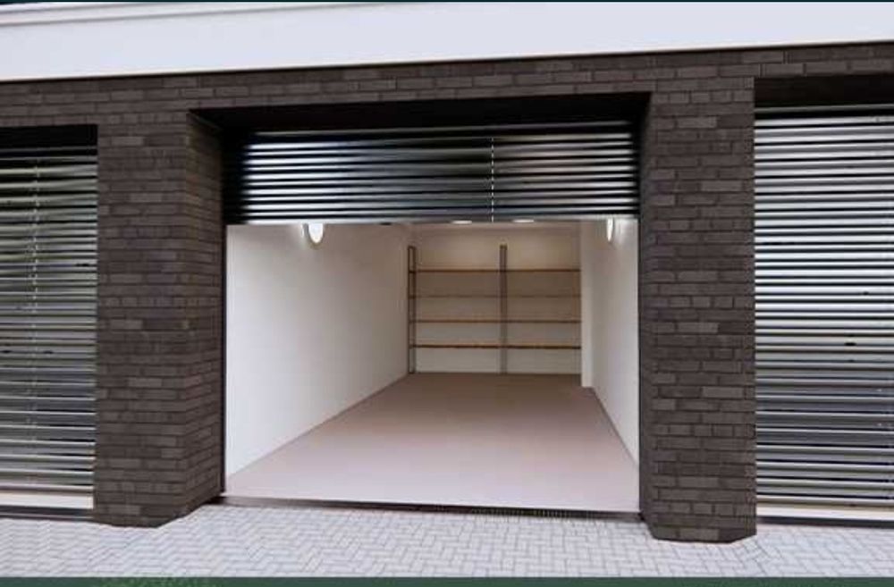 Тристаен тухлен апартамент с гараж