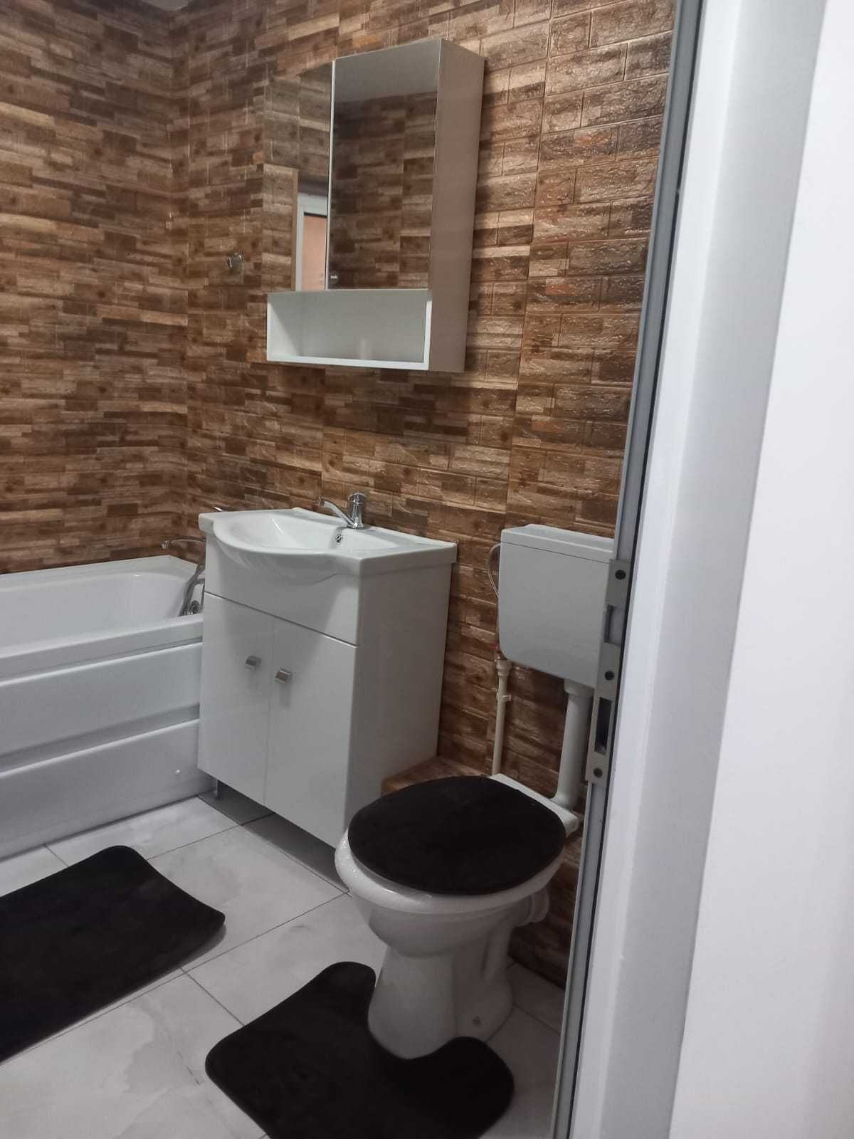 Vând apartament 3 camere