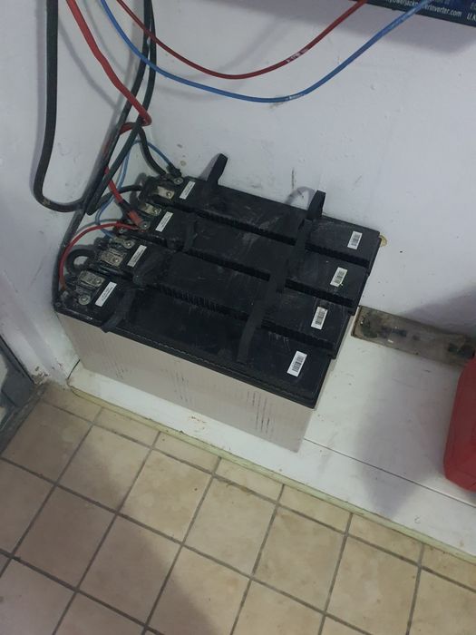 Invertor sin pur 24v/8 kw pt. producere energie electrica