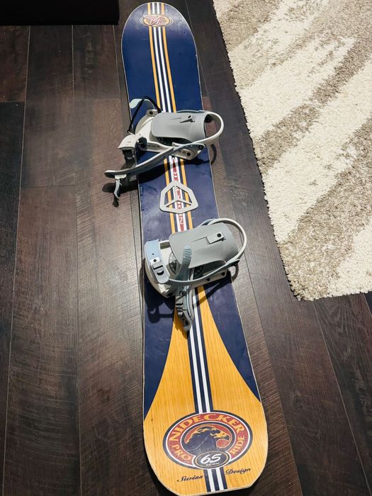 Vand placa snowboard cu legaturi si boots