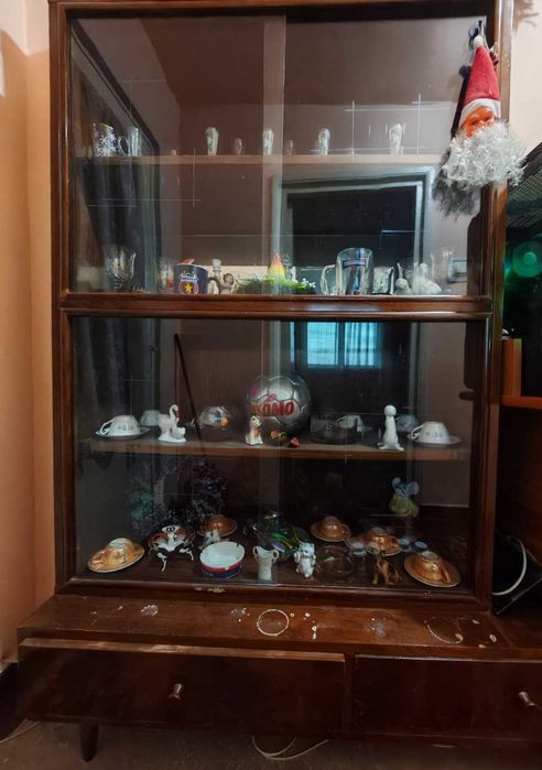 Vitrina Vintage din lemn