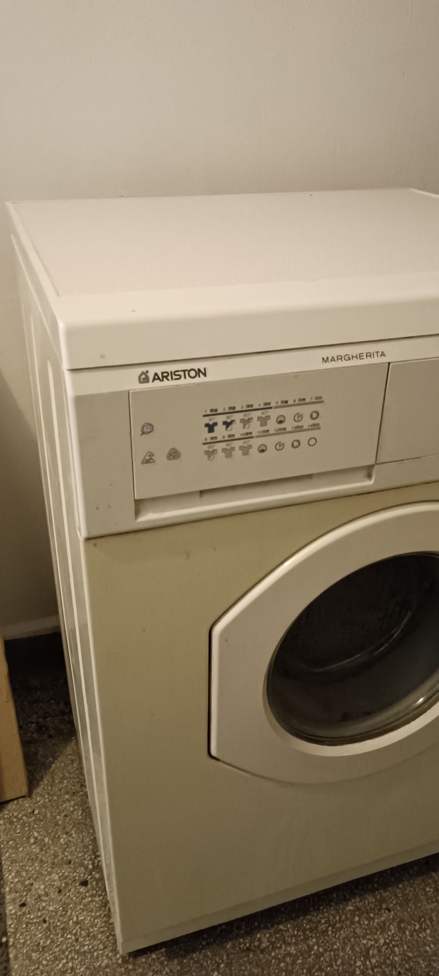 Пералня Ariston AV 537 TX U