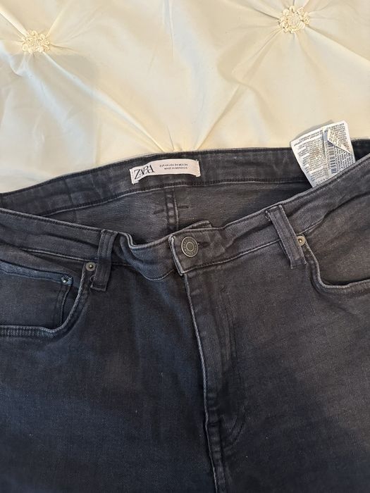 Мъжки дънки на Zara