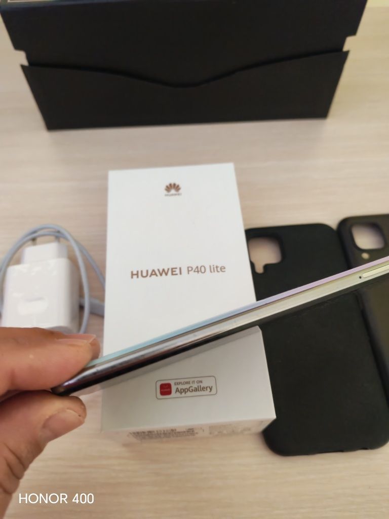 Телефон Huawei p40 lite