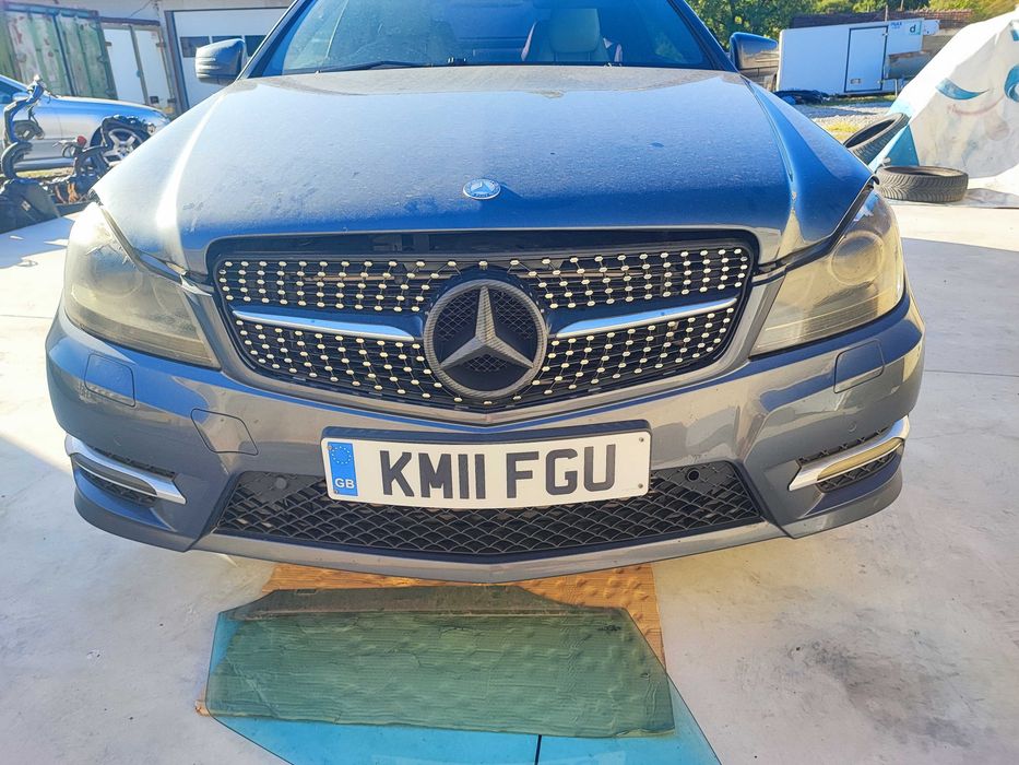Мерцедес C 220 CDI 170 коня W204 спорт купе На Части