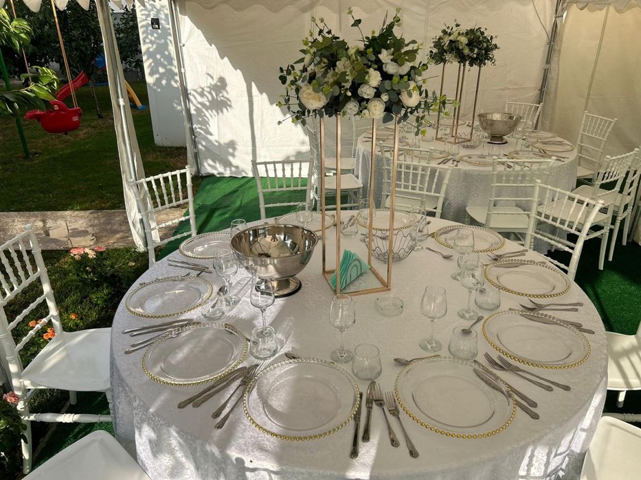 Inchiriem corturi, mese , scaune , vitrine frigorifice dozator de bere