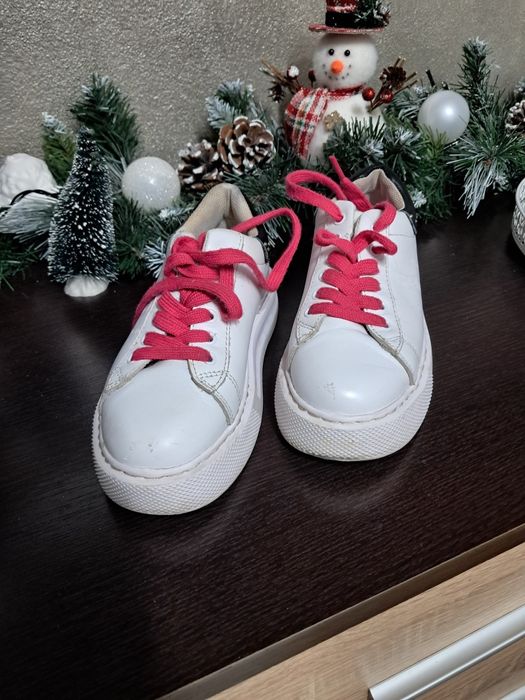 Vand papuci second-hand