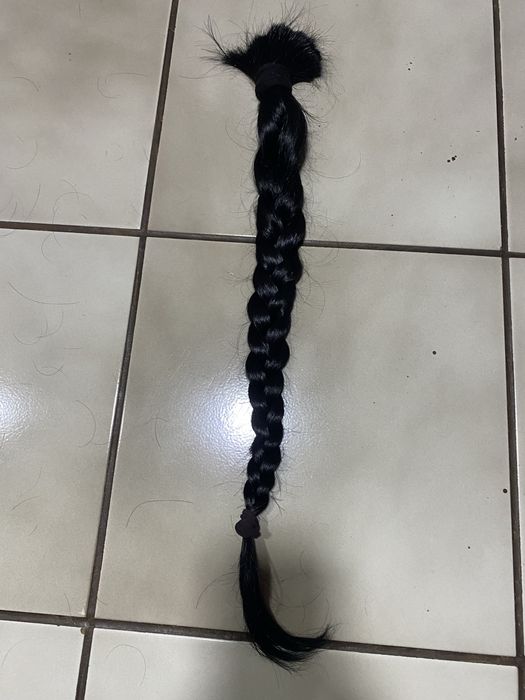 Продавам естествена коса