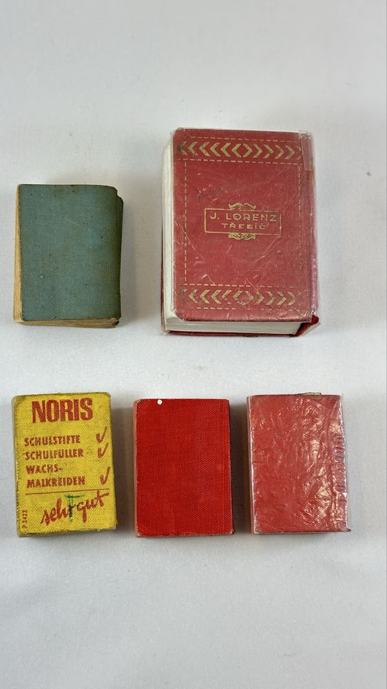 Colectie dictionare liliputh vechi miniatura carti mici de colectie