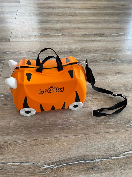 Vand valiza Trunki pentru copii