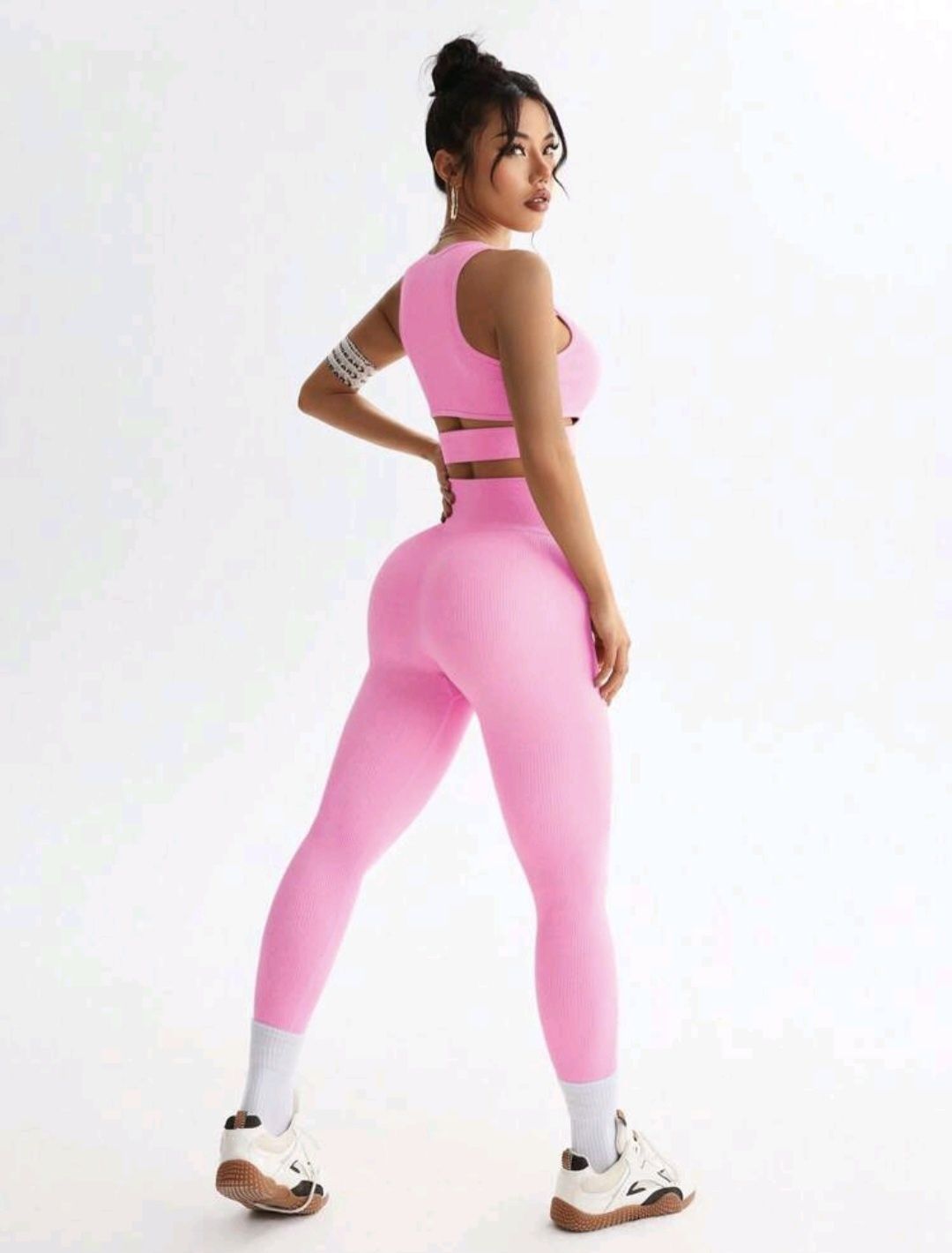 Shein нов дамски спортен комплект
