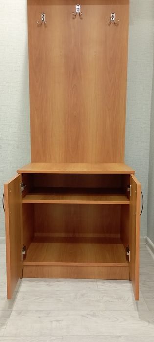 Продам прихожую б/у