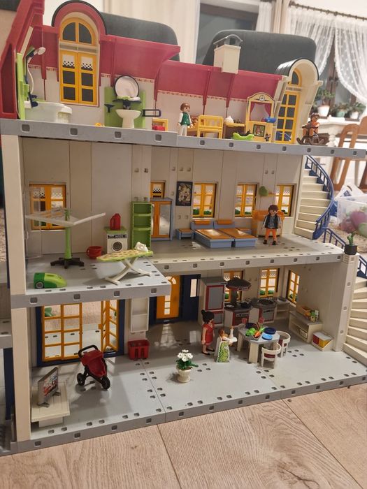 Playmobil, Casa cea mare cu mobilier si accesorii