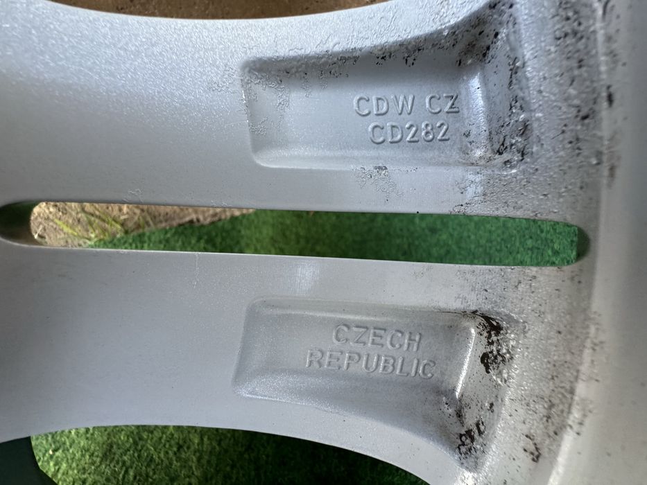 4 броя Джанти БМВ BMW Style 392 17 цола за F30 F31 F36 e90 e91 e87 e46