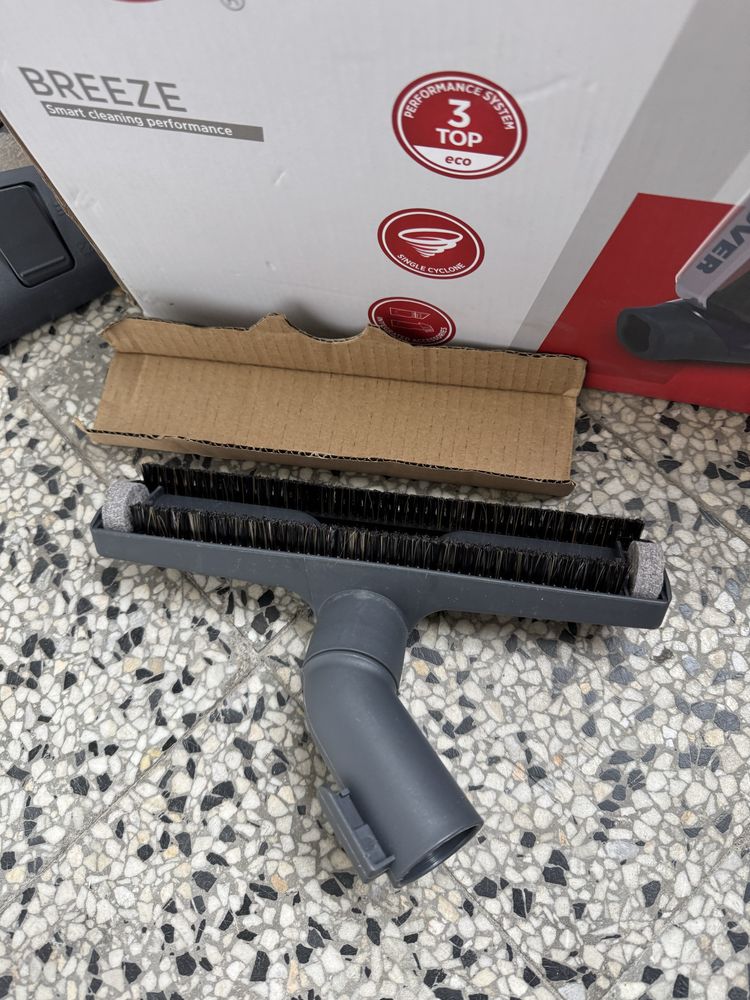 Прахосмукачка без Tорба Hoover BR71_BR20011, 700W, 2L, HEPA Филтър!