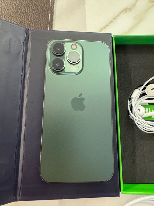 Iphone 13 pro 128G с подарък четири калъфа 85% батерия.