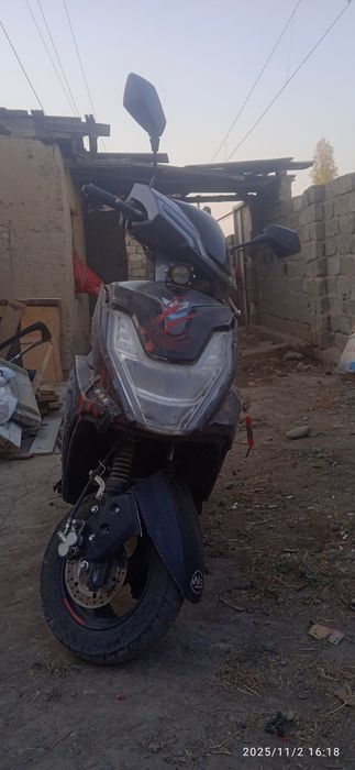 Скутер 150 кубовый