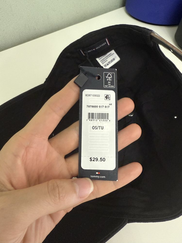 Продам кепку Томми