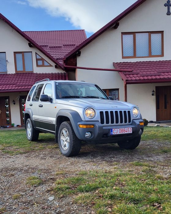 Vând Jeep Cherokee Kj 2.5