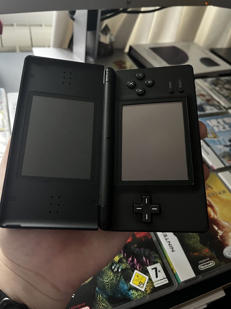 Nintendo DS Lite + игри