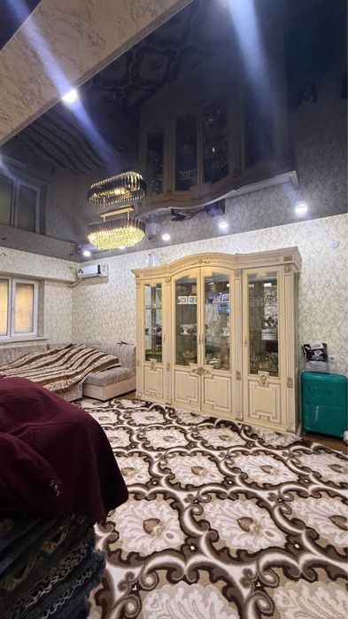 Srochna ! 2 xonali 73kvm uy sotiladi