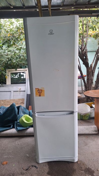 Холодильник срочно в хорошем состоянии