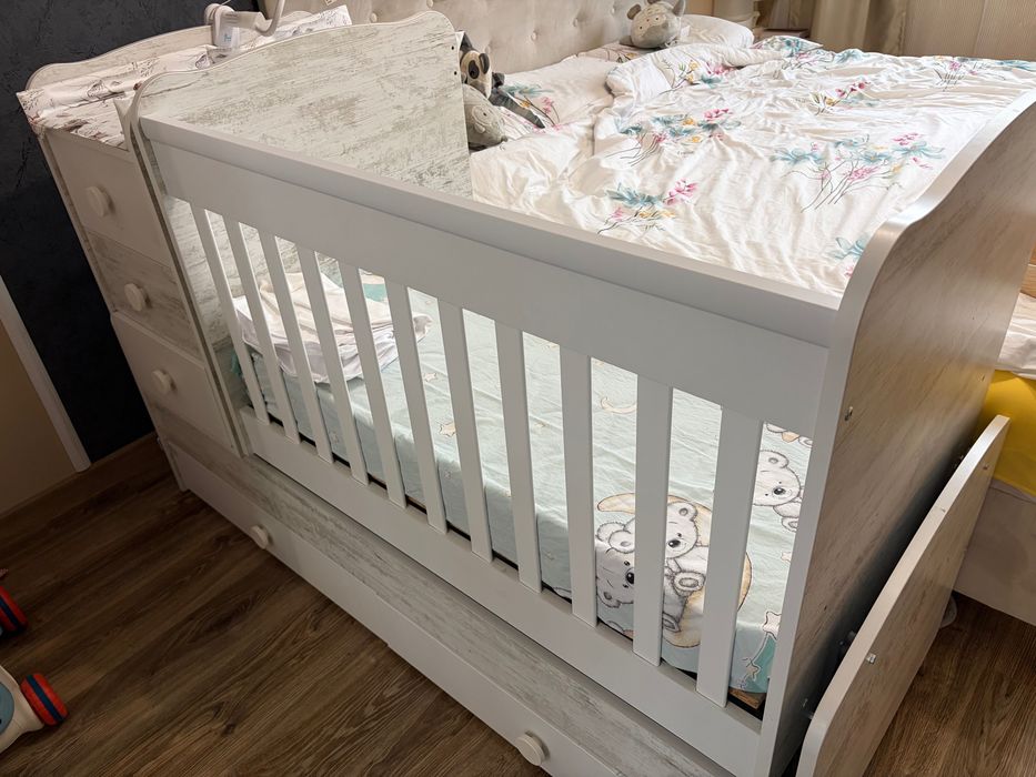 Трансформираща се бебешка кошара