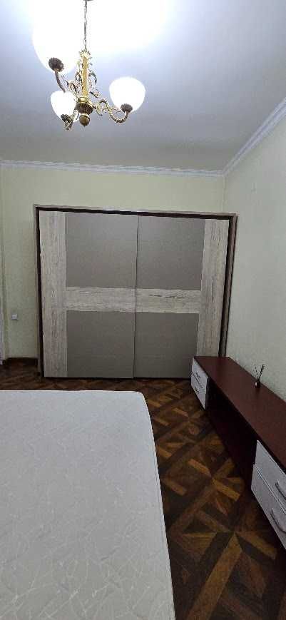 Продаётся спальный гарнитур (Россия)
