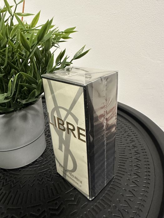 Vand parfum Libre Yves Saint Laurent sigilat