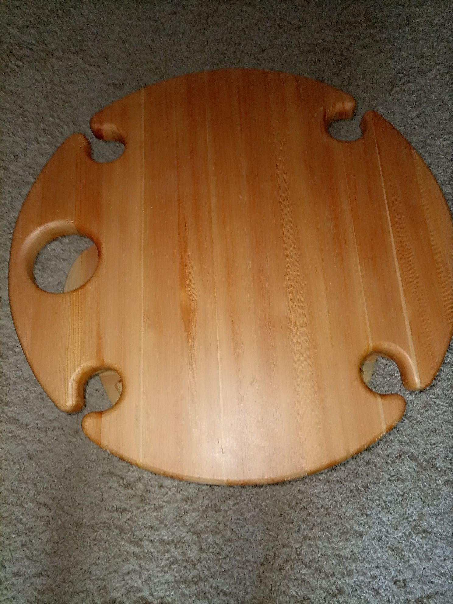 Продам винный  деревянный столик