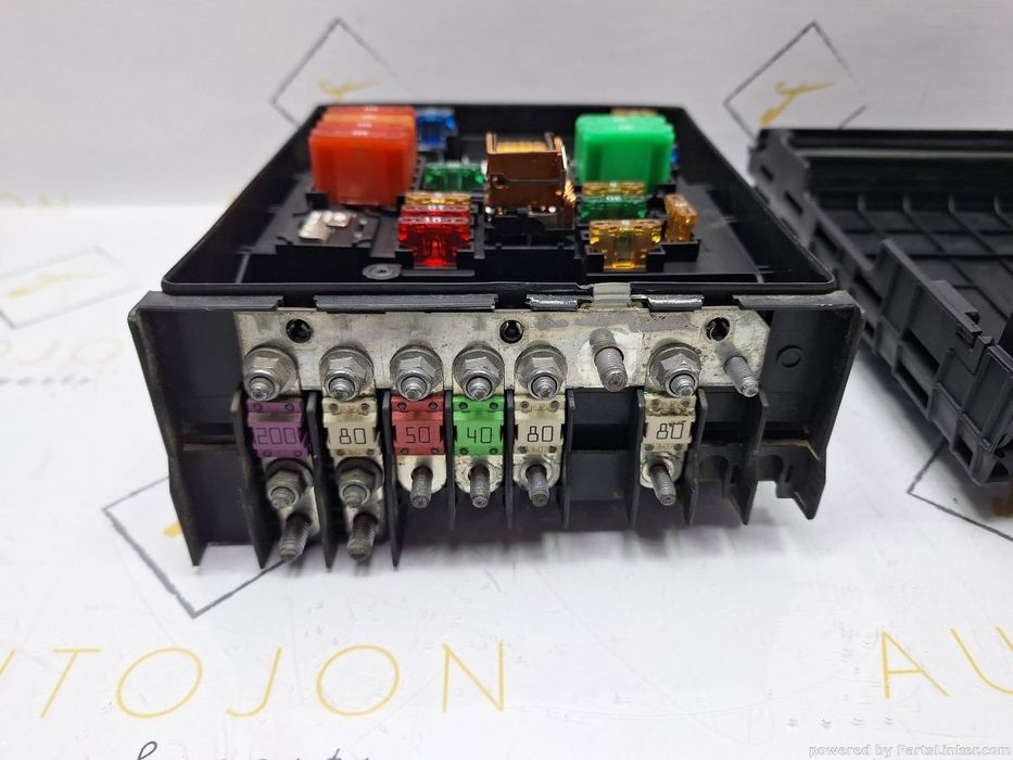 Panou sigurante motor VOLKSWAGEN GOLF V Variant (1K5) [ 2007 - 2009 ] TDI (BLS, BXE) 77KW|105HP OEM 1K0937125A