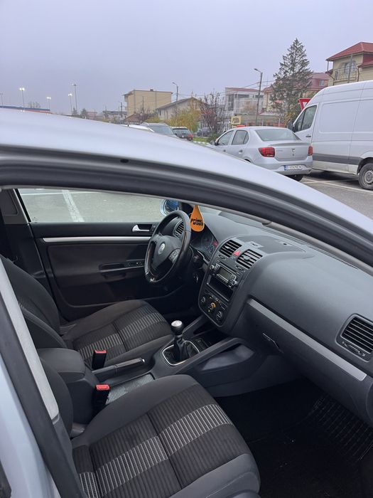 W Golf din 2009 motor 1.6 benzina km 220000 reali