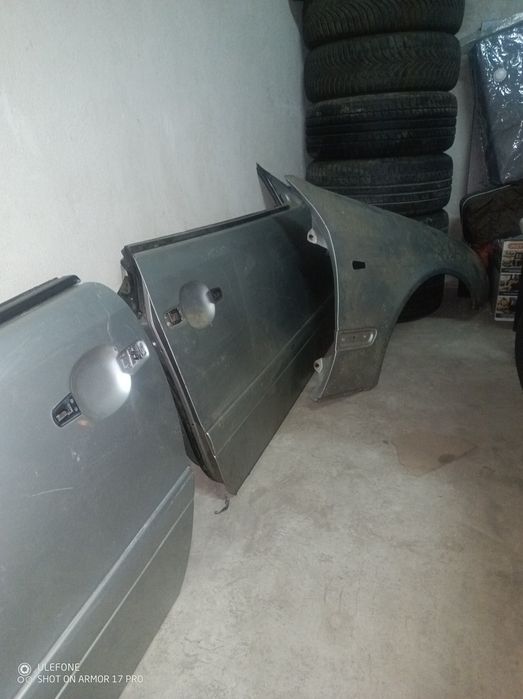 Врати и преден десен калник за Mercedes CLK 1999-2003