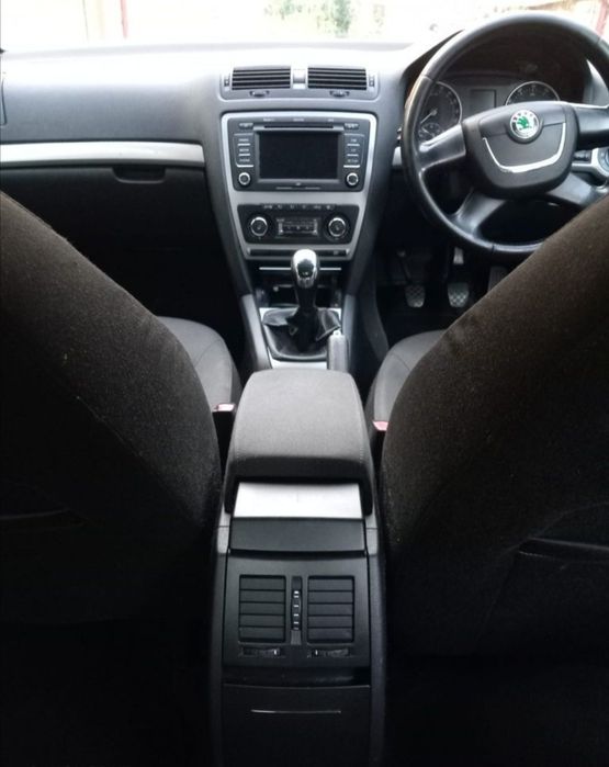 Dezmembrez Skoda octavia 2 facelift 1.6 tdi 105 cp cayc albastru LF5A