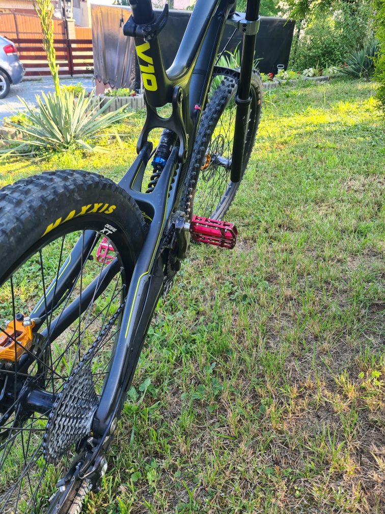 Vand SantaCruz V10