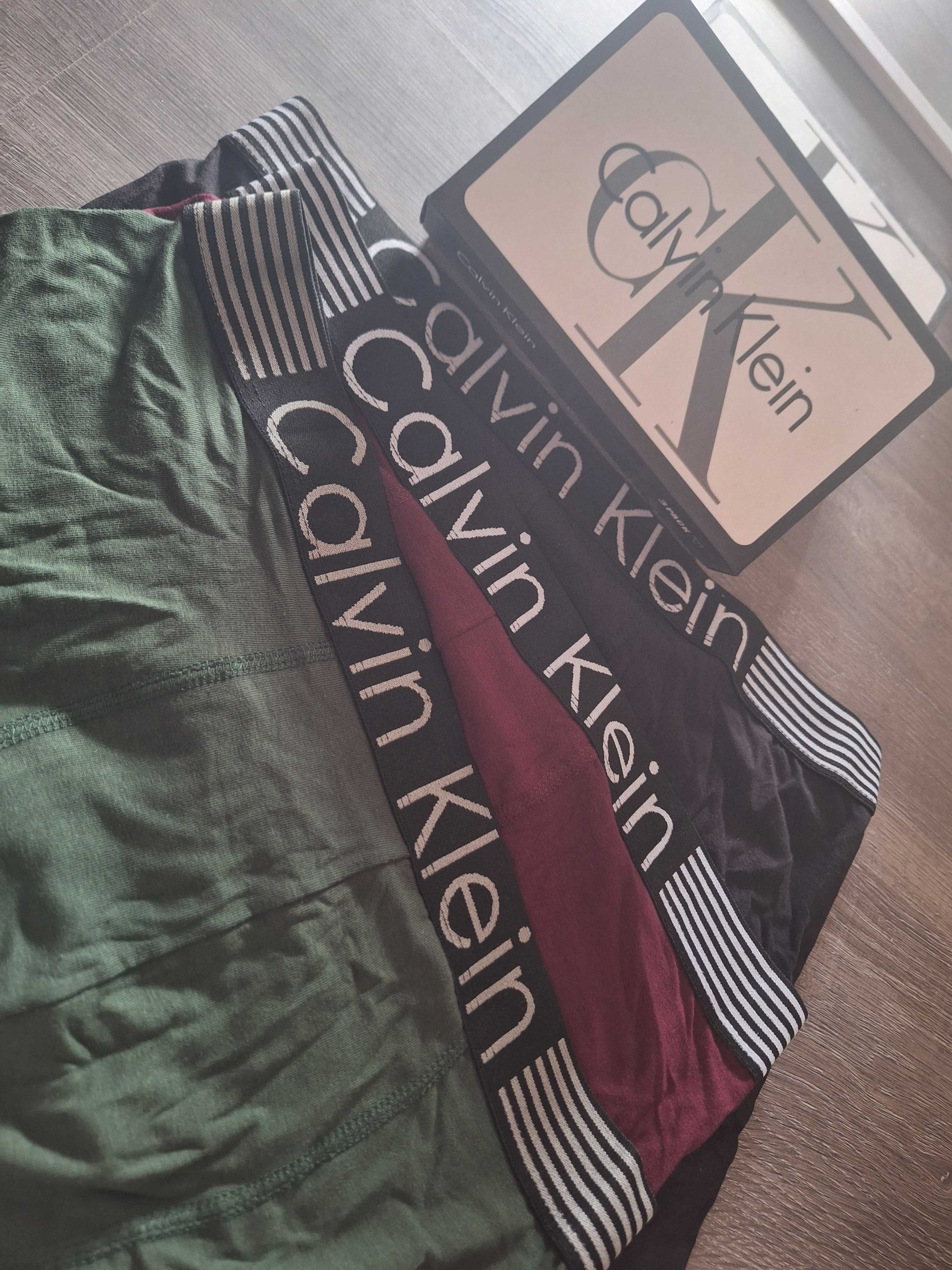 Мъжки боксерки в кутия