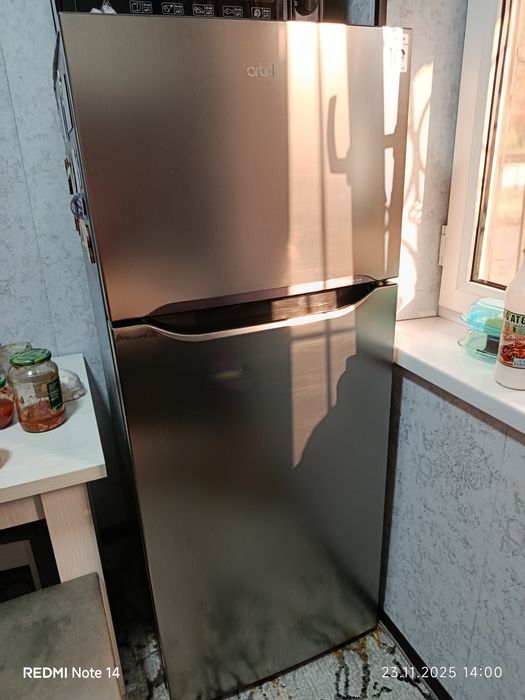 Продаётся срочно холодильник Артель. Киргили