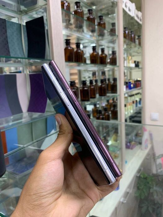 Samsung galaxy s22 ultra 5G 12/256gb holati 9/10