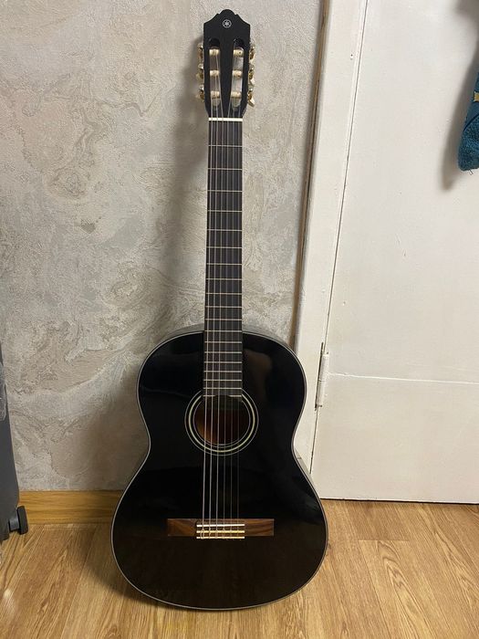 Гиатара Yamaha c40