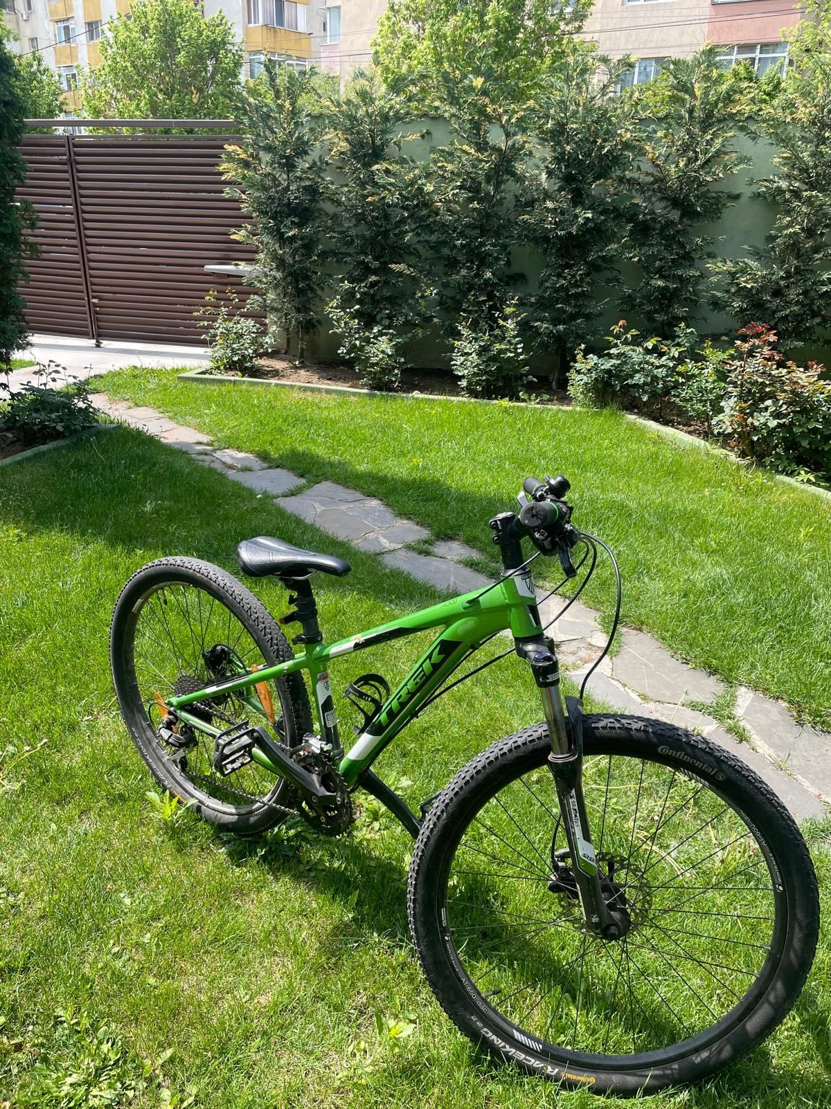 Vând bicicleta Trek roți 26