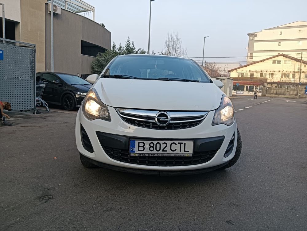 Vând Opel corsa 1.2 An fabricatie 2014.  Pret Negociabil