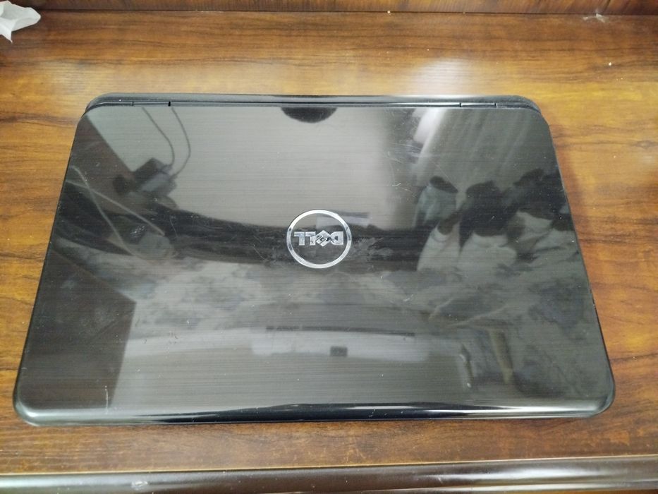 Dell noutbuk sotiladi