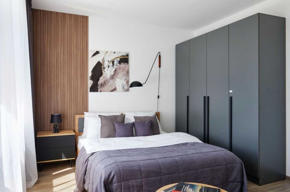 Сдаётся 2-комнатная квартира на левом берегу.