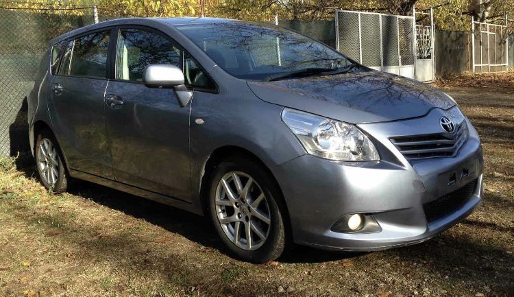 Тойота Версо /Toyota Verso 2.0D4D 126кс. 2010г НА ЧАСТИ