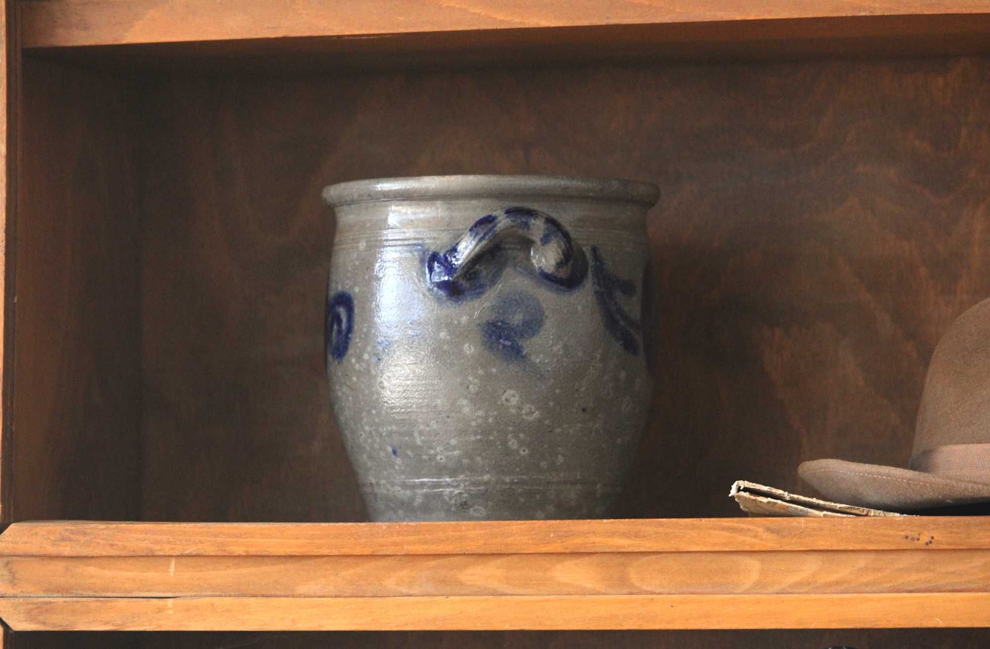 Глинено керамично гърне от Германия ръчна изработка, декоративна ваза